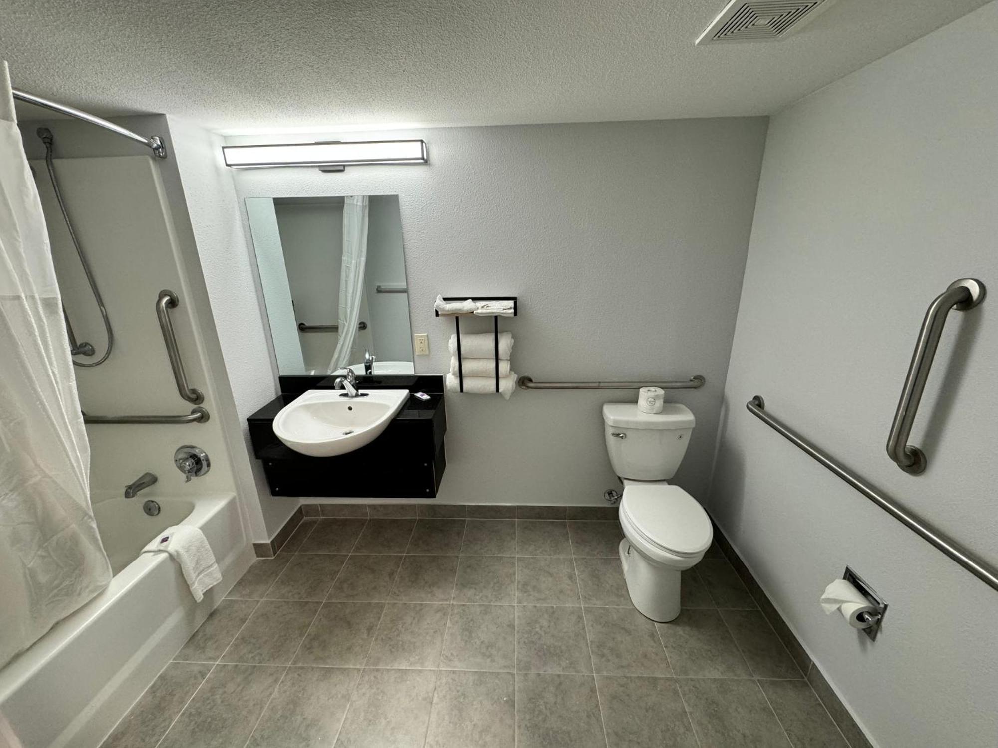 6 East Syracuse, Ny - Airport 3* Syracuse