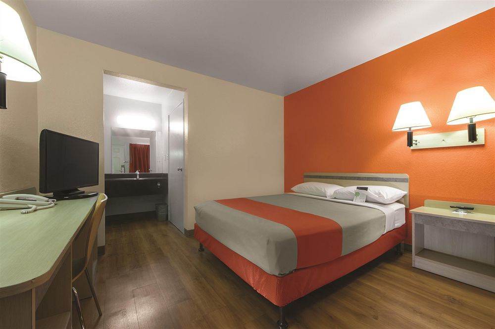 6 East Syracuse, Ny - Airport Hotel 3*