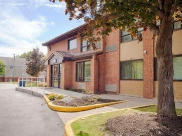 6 East Syracuse, Ny - Airport Hotel